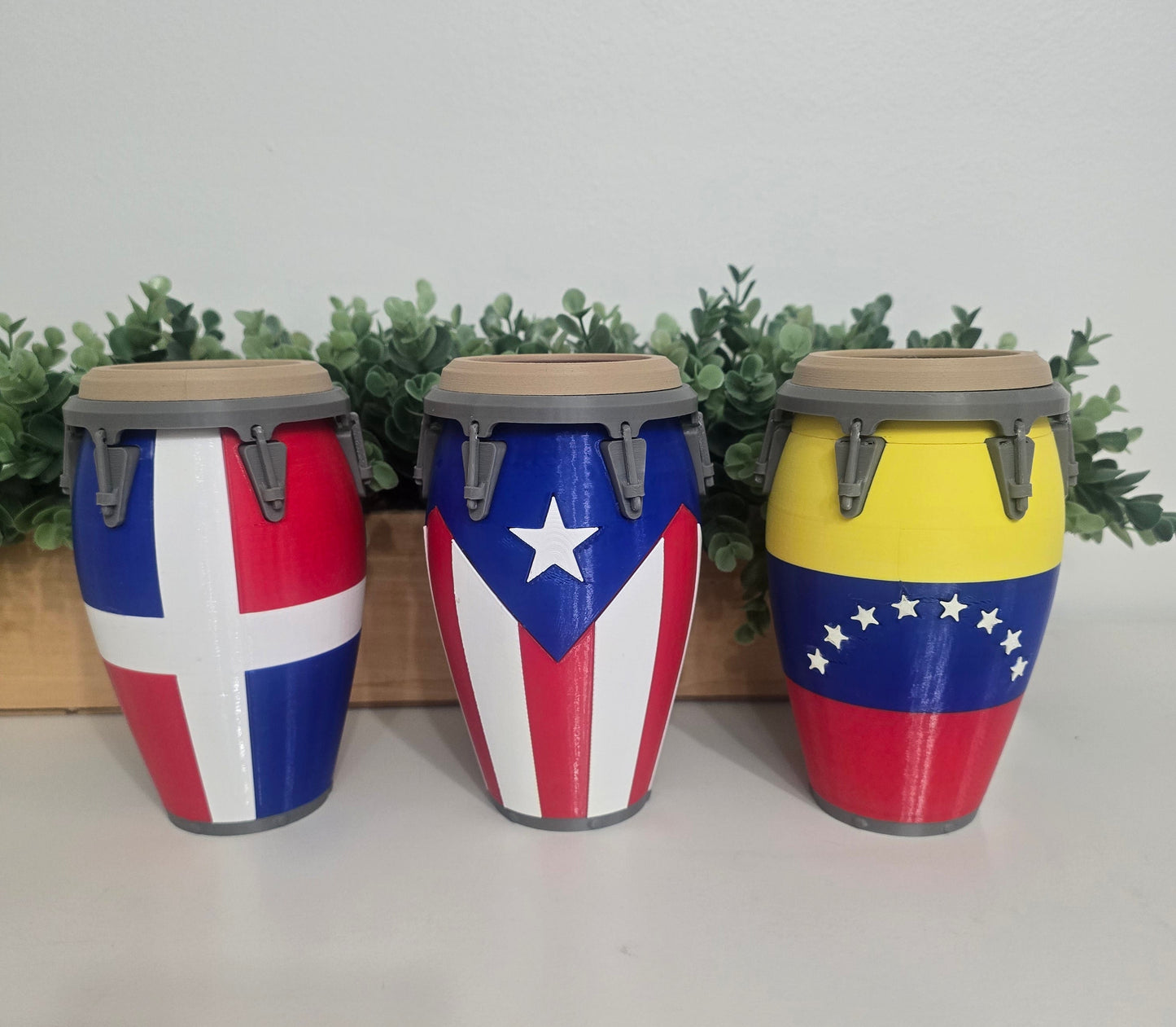 Conga Flag Can Holder